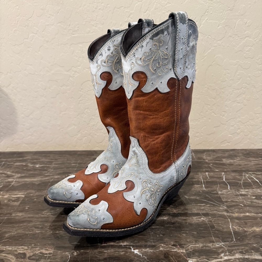 NEW Rockin Country Grey and Brown Embroidered Leather Cowboy Boots